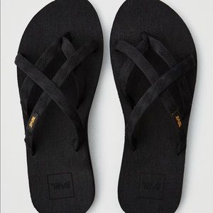 Teva black Olowahu flip flop sandals